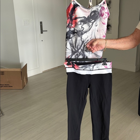 Lululemon gym outfit - Picture 3 of 3